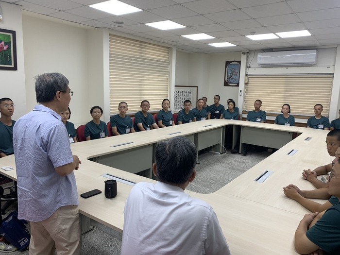 沈勝昂主任勉勵新生